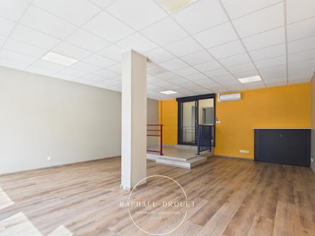 Local Commercial vente à Saint-Étienne, Saint-paul-en-jarez