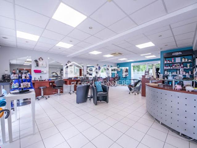 Local Commercial vente à Créteil, Villecresnes