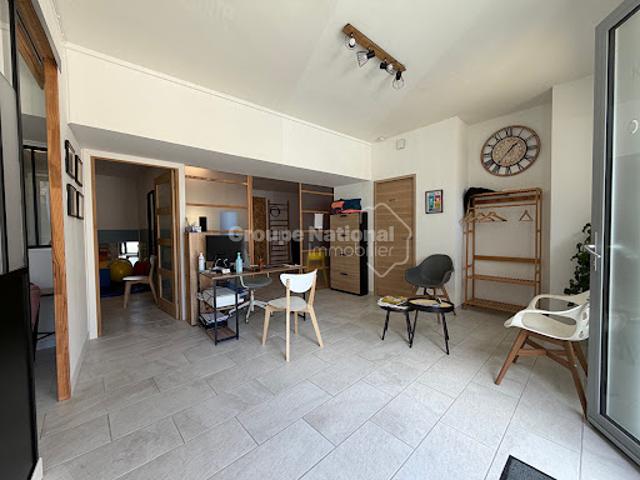 Local Commercial vente à Nîmes, Caveirac