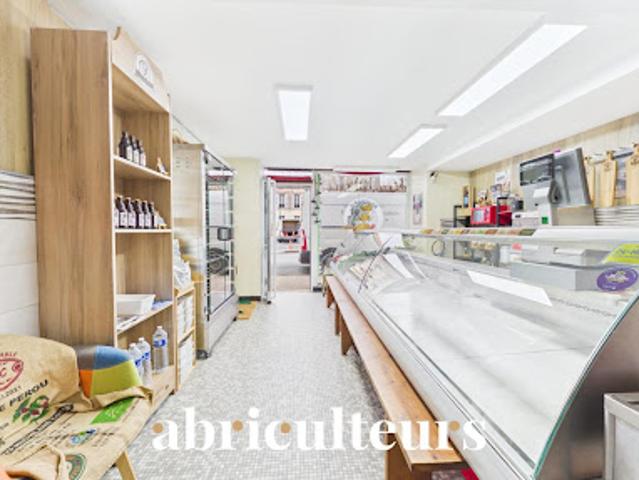 Local Commercial vente à Saint-Jean-d'Angély, Saint-jean-d'angély