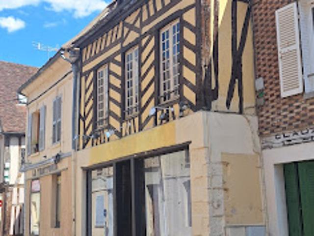 Local Commercial vente à Sens