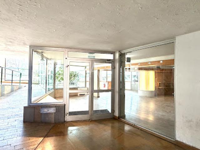 Local Commercial vente à Forcalquier, Manosque