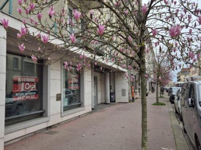 Local Commercial vente à Bourg-en-Bresse, Bourg-en-bresse