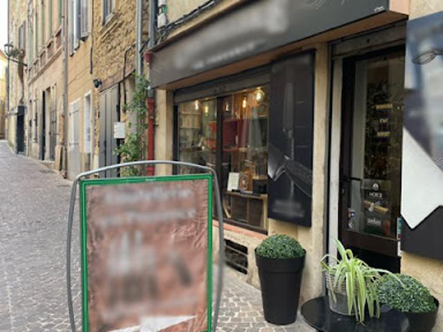 Local Commercial vente à Aix-en-Provence, Salon-de-provence