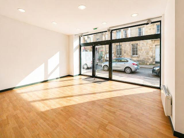 Local Commercial vente à Nanterre, Levallois-perret