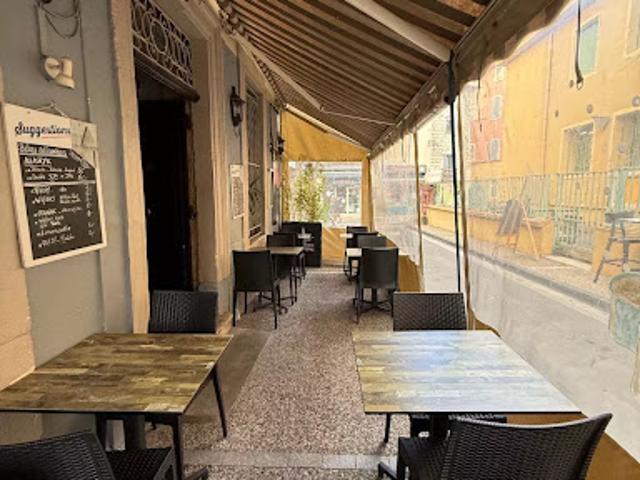 Local Commercial vente à Pézenas, La Fournaise