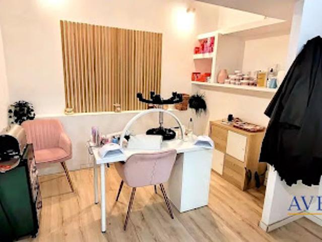 Local Commercial vente à Marseille, Plan-de-cuques