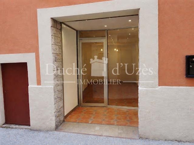 Local Commercial vente à Nîmes, Saint-quentin-la-poterie