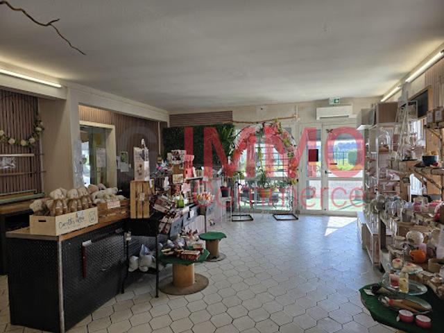 Local Commercial vente à Montluçon, Domérat