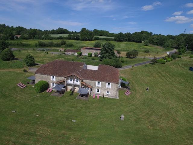 Local Commercial vente à Montmorillon, Availles-limouzine