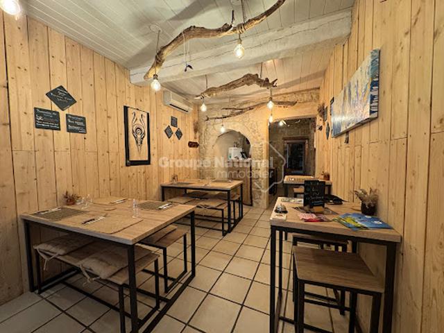 Local Commercial vente à Nîmes, Sommières