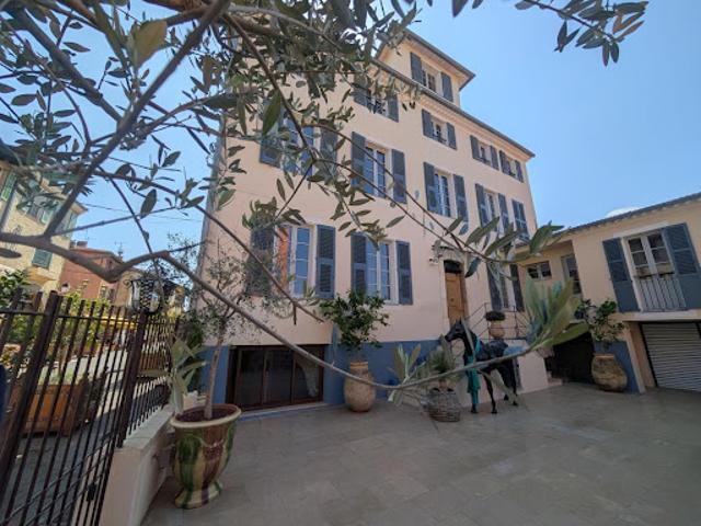 Local Commercial vente à Grasse, Biot