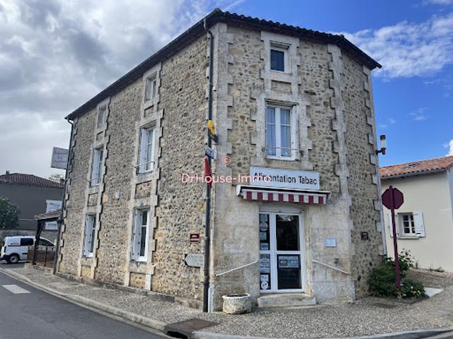 Local Commercial vente à Confolens, Massignac