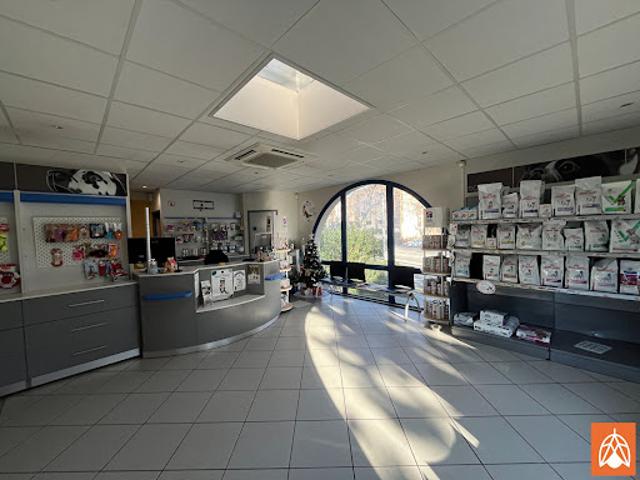 Local Commercial vente à Aix-en-Provence, Salon-de-provence