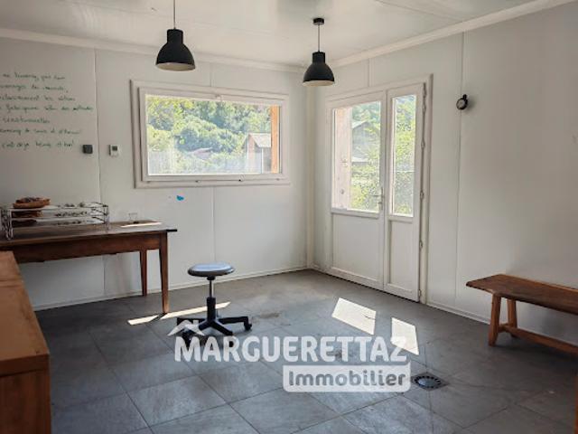 Local Commercial vente à Bonneville, La Rivière-enverse