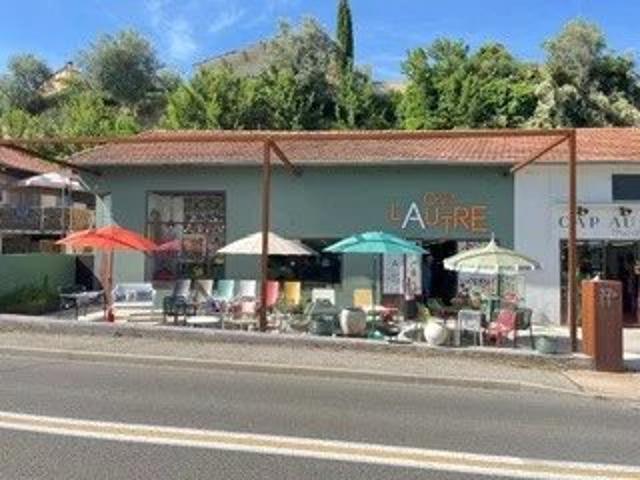 Local Commercial vente à Nyons