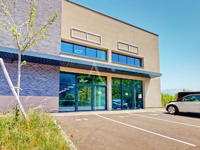 Local Commercial vente à Annecy, Metz-tessy