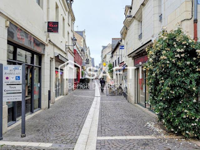 Local Commercial vente à Chinon