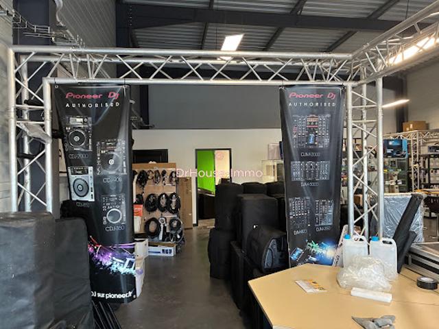 Local Commercial vente à Île Adam - Ouest, Bourg-lès-Valence