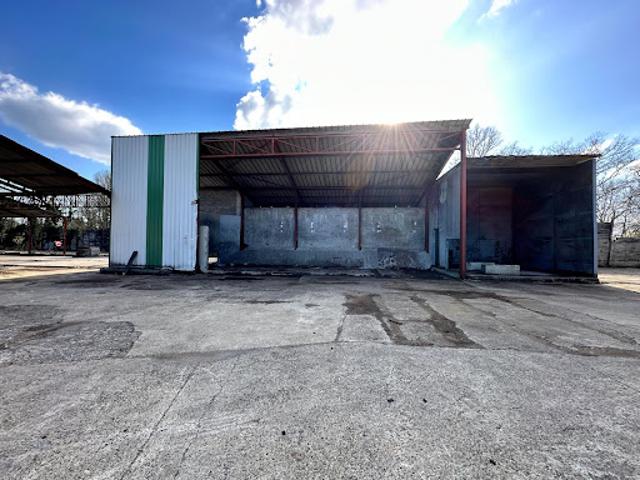 Local Commercial vente à Mont-de-Marsan, Saint-pierre-du-mont
