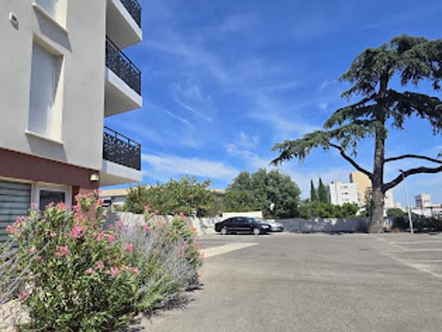 Local Commercial vente à Puech du Teil, Nîmes
