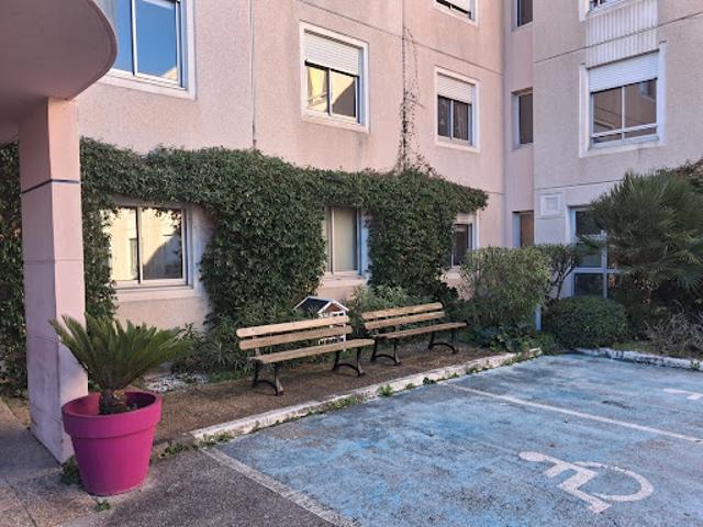 Local Commercial vente à Marseille, Aubagne