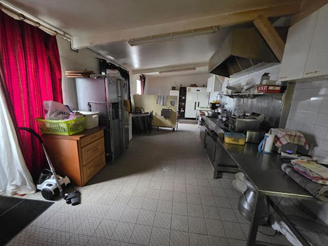 Local Commercial vente à Châtellerault, La Roche-posay