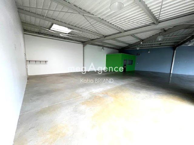 Local Commercial vente à Laval