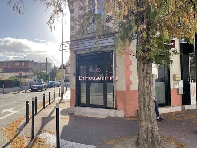 Local Commercial vente à Saint-Denis, La Courneuve