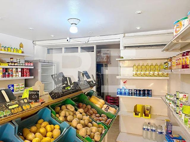 Local Commercial vente à Lunel, Hérault