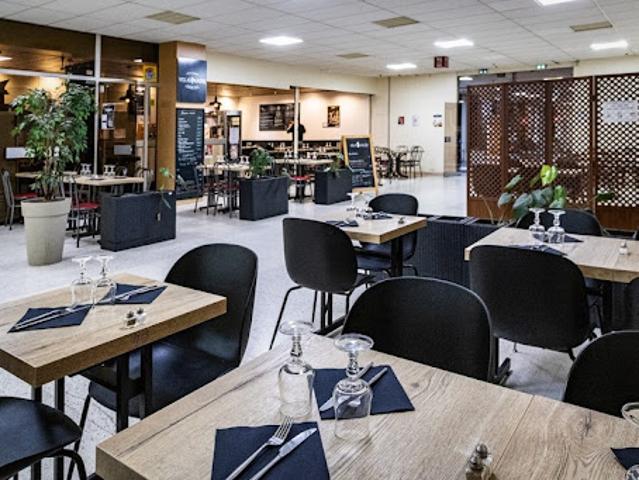 Local Commercial vente à Pontoise, Cergy