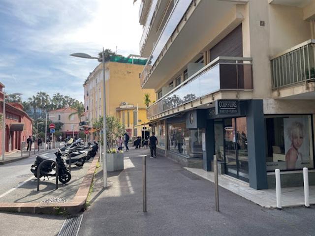 Local Commercial vente à Grasse, Antibes
