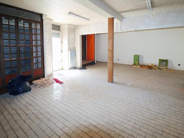 Local Commercial vente à Les Ayes, Saint-Étienne-de-Saint-Geoirs