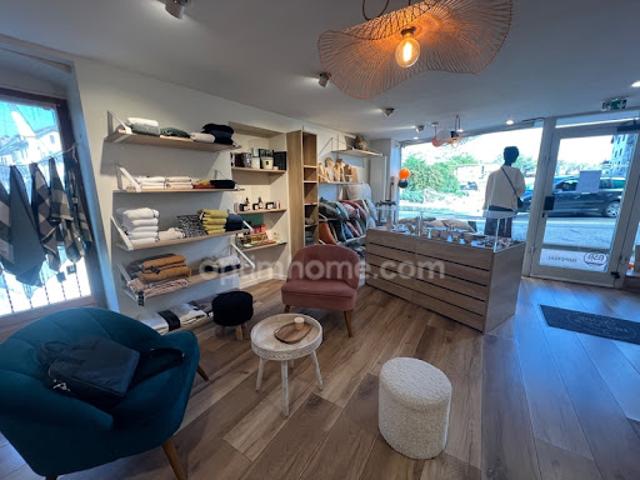 Local Commercial vente à Annecy, Sales