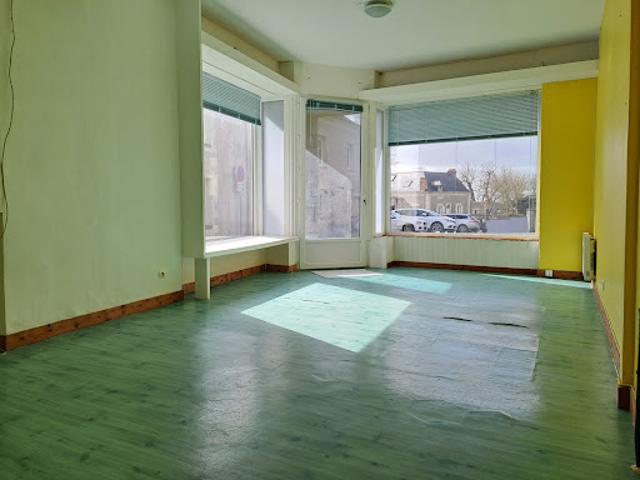 Local Commercial vente à Cholet, Montjean-sur-loire