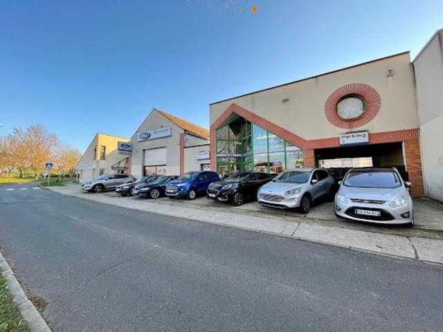 Local Commercial vente à Torcy, Guermantes