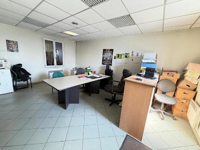 Local Commercial vente à Longueil-Sainte-Marie, Oise