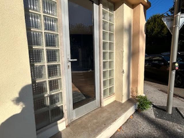 Local Commercial vente à Chaumont