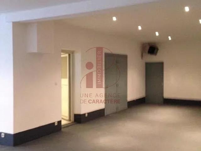 Local Commercial vente à Fontainebleau