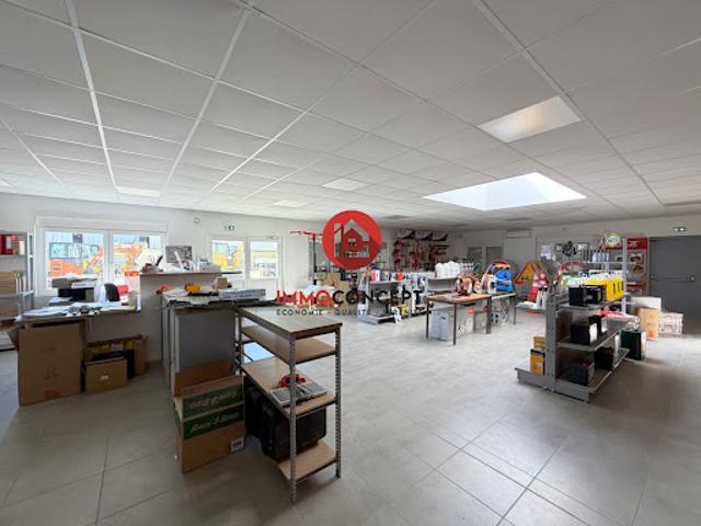 Local Commercial vente à Nîmes, Laudun-l'ardoise
