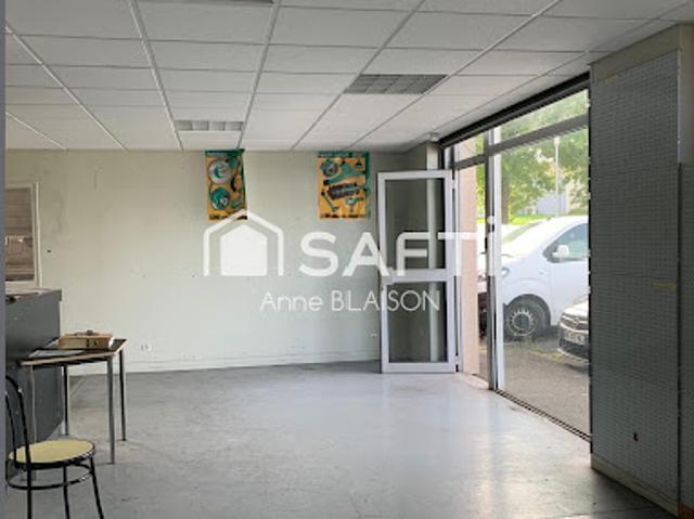 Local Commercial vente à Saint-Lô, Saint-lô
