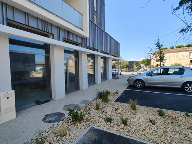 Local Commercial vente à Nîmes, Les Angles