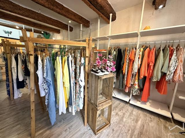 Local Commercial vente à Nyons, Saint-paul-trois-châteaux