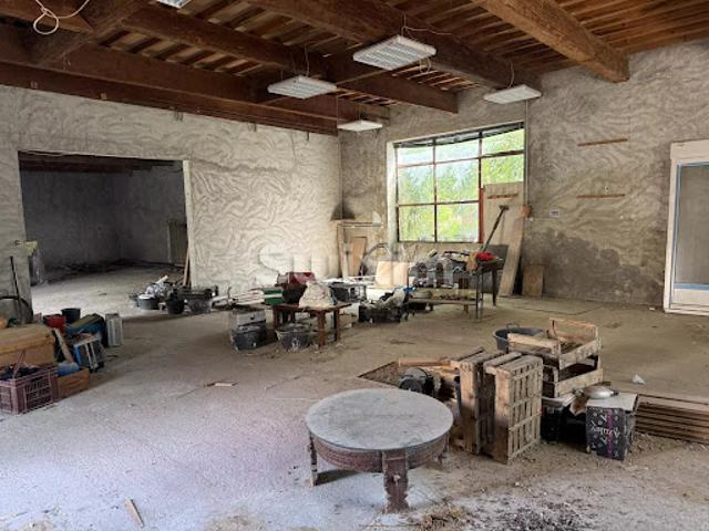 Local Commercial vente à Sérignan-du-comtat, Les Pessades