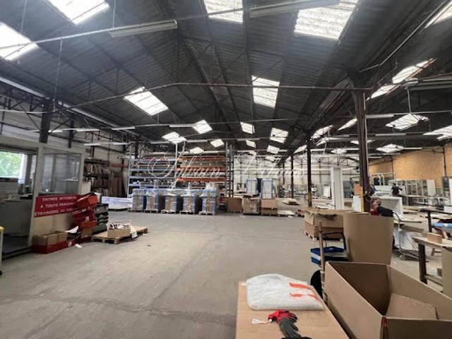 Local Commercial vente à Loches, Nazelles-négron