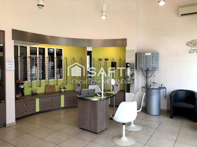 Local Commercial vente à Châtellerault, Dangé-saint-romain