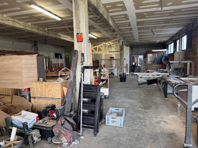 Local Commercial vente à Libourne, Génissac