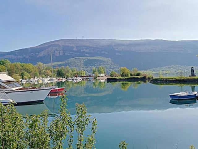 Local Commercial vente à La Tour-du-Pin, Porcieu-amblagnieu