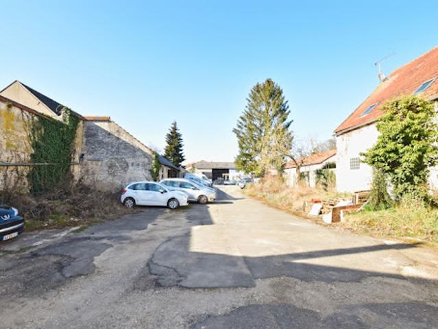 Local Commercial vente à Étampes, Angerville