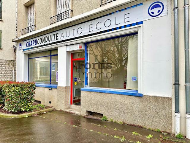 Local Commercial vente à Melun, Vaux-le-pénil